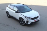 - Peugeot 3008 Hybrid4:        ()!